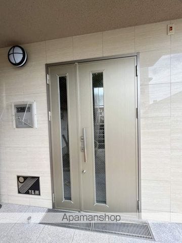 アンシャンテYの玄関写真