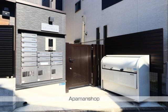 ピオーネ新小岩の玄関写真