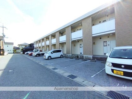 レオパレスルミナス[1K/31.05m2]の駐車場1