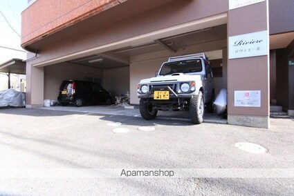 Ｒｉｖｉｅｒｅ[2LDK/48.6m2]の駐車場
