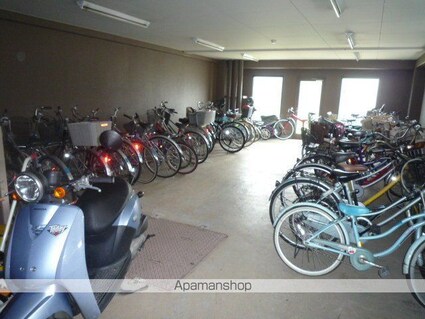 ルミエール２３[3LDK/72m2]の共用部9