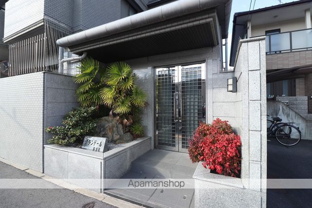 グランドール西旭町の玄関写真