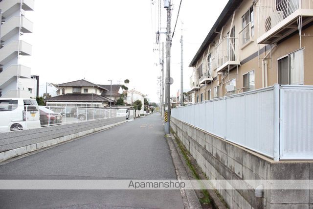 ハイネス本庄の玄関写真