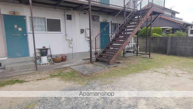 巻幡アパートの玄関写真