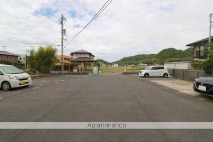 サンガーデン[2DK/47.84m2]の駐車場