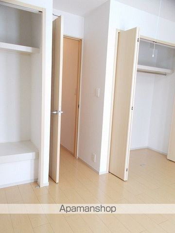 イースト スプリングの内装写真