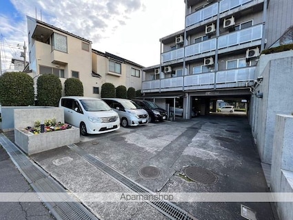 カーサ・パセオ[1R/17m2]の駐車場