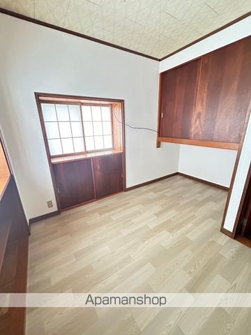 長野市 2階建 築55年の内装写真