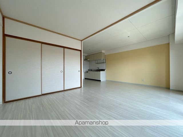 シャトル山手II.の内装写真