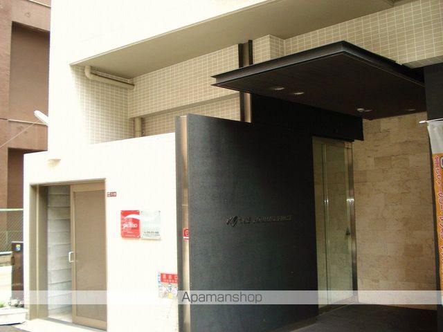 W.O.B HONMACHI WESTの玄関写真