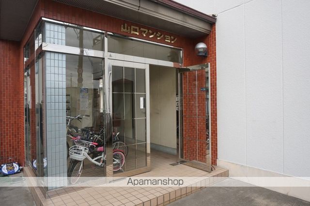 山口マンションの玄関写真