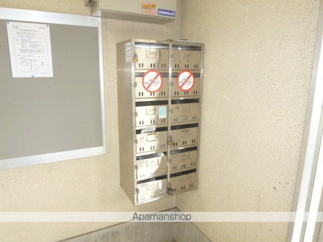 パープルマンションの玄関写真