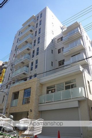 アースブルージュの外観写真