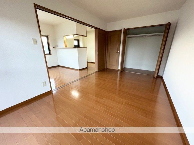 長浜市 3階建 築24年の内装写真