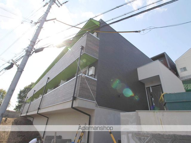 モダンアパートメント枚方岡山手の外観写真