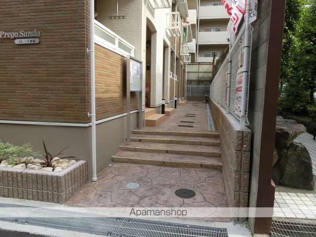 プレーゴ参道の玄関写真