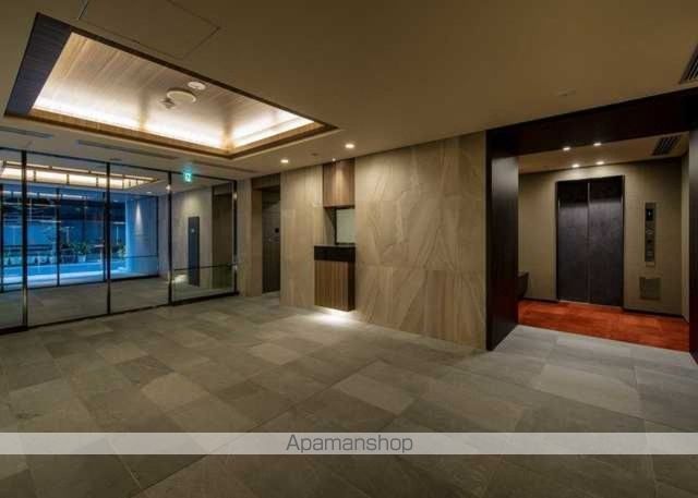 ロイジェント銀座の玄関写真