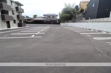 エルドラード上長尾　Ａ棟[2LDK/53.77m2]の駐車場