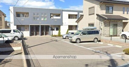 サン・モール松江[2LDK/53.92m2]の駐車場2
