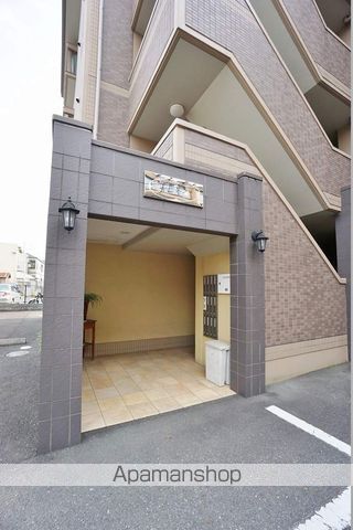 EASTの玄関写真