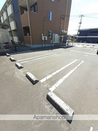 モンレーブＭ[1K/31.65m2]の駐車場3
