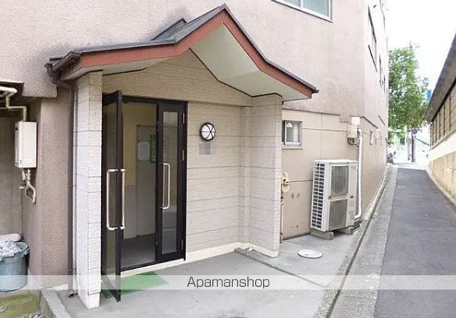 ヒルズハウスの玄関写真