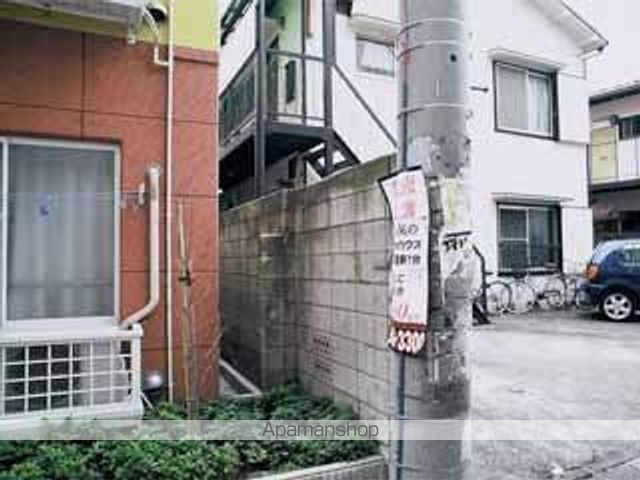 レオパレスユリパレス中野坂上の玄関写真