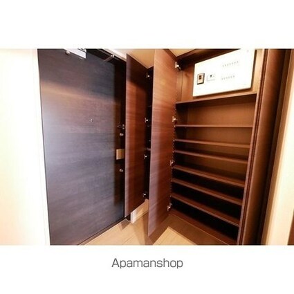 コンフォリア新宿イーストサイドタワー[1R/41.23m2]の玄関