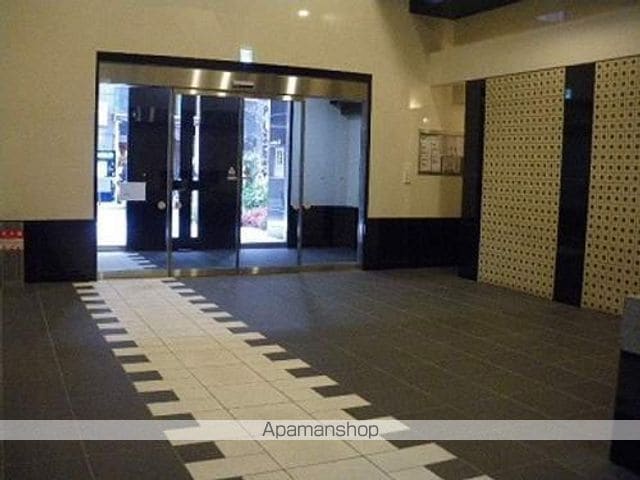 エステムプラザ心斎橋エグゼの玄関写真