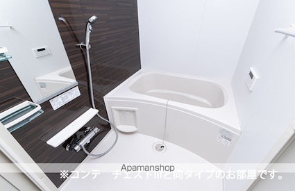 セグロ　３５８[1K/28.87m2]のバス