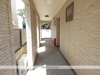 Ｇａｒｄｅｎ　Ｈｏｍｅ　Ｋｏｂｕｓｈｉ[1LDK/42.82m2]のエントランス