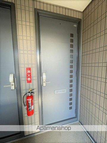 メゾンセレーノBの玄関写真