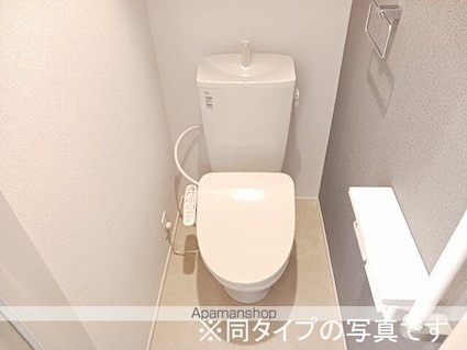 リサイア[1LDK/40.04m2]のトイレ