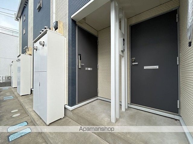 レオネクストアルブルの玄関写真
