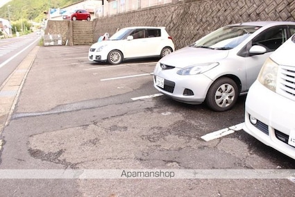リバーサイド弐番館[1K/20m2]の駐車場1