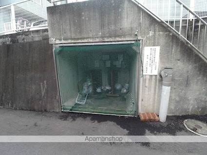 シャンス東寺尾中台３[3DK/51.03m2]の共用部1