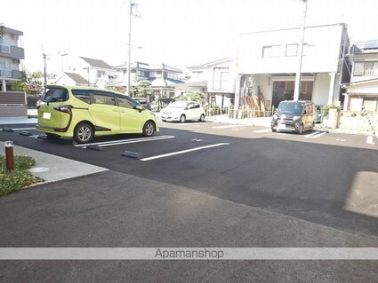 ベレオ末広[2LDK/62.44m2]の駐車場1