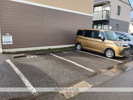 アマリュージュＦ・Ｂ[2LDK/57.96m2]の駐車場