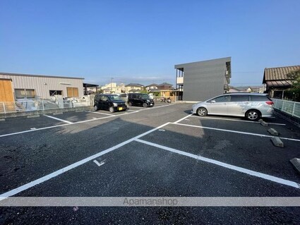 レオパレス大樹[1K/20.28m2]の駐車場1