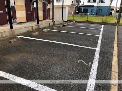 レオパレスラ　プランタン[1K/19.87m2]の駐車場