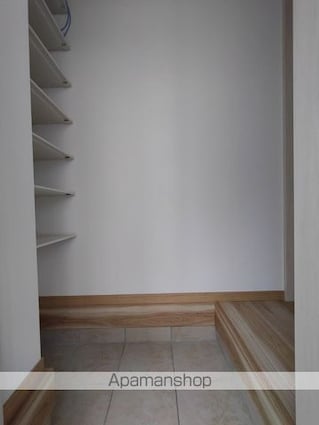 アビタシオン左入町[1LDK/34.8m2]の玄関
