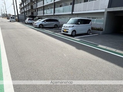 Ｈａｒｖｅｓｔ　Ｃｏｕｒｔ南草津[1K/28.8m2]の駐車場2