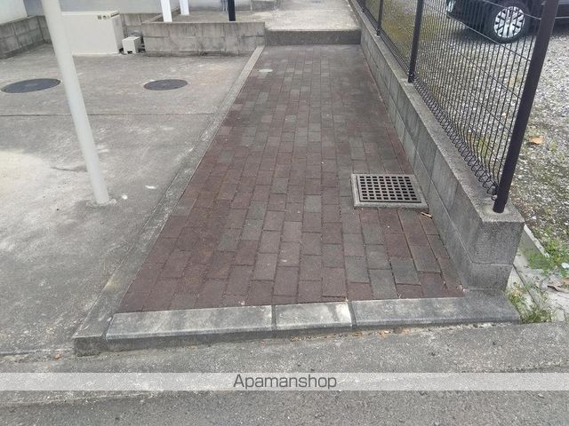 レオパレスラ スリーズの内装写真