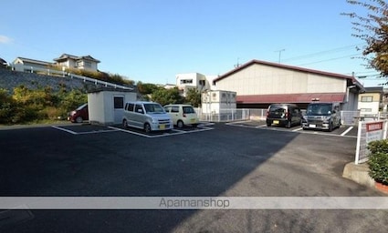 カレッジ三共パートⅠ[1K/24m2]の駐車場