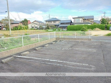 ストロベリーフィールズⅠ番館[1LDK/42.37m2]の駐車場