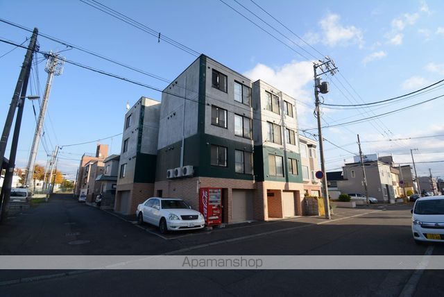 ローヤルハイツ水車町の外観写真
