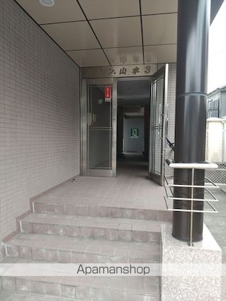 和歌山県和歌山市紀三井寺[2LDK/59.4m2]のエントランス