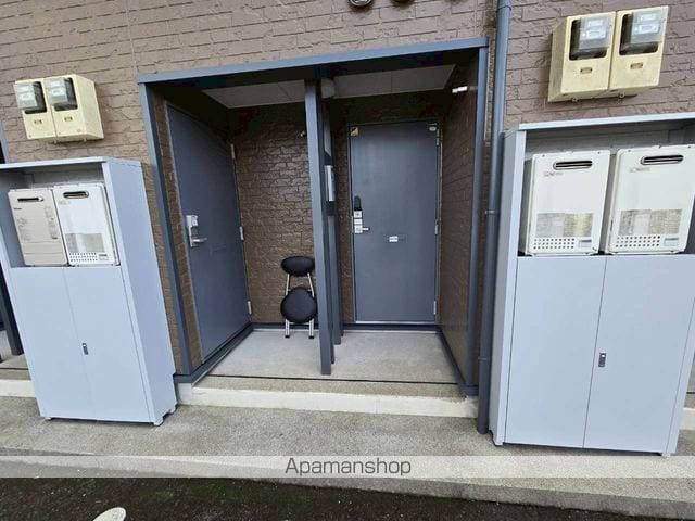 レオパレスパルミエの玄関写真