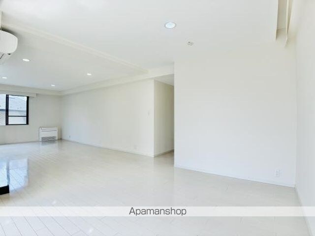 ｈｏｗｆｆ　ＲＥＬＡＸ三軒茶屋[2LDK/97.66m2]のリビング・居間2
