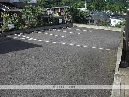 レオパレスヌーヴォグラン二本松[1K/29.93m2]の駐車場